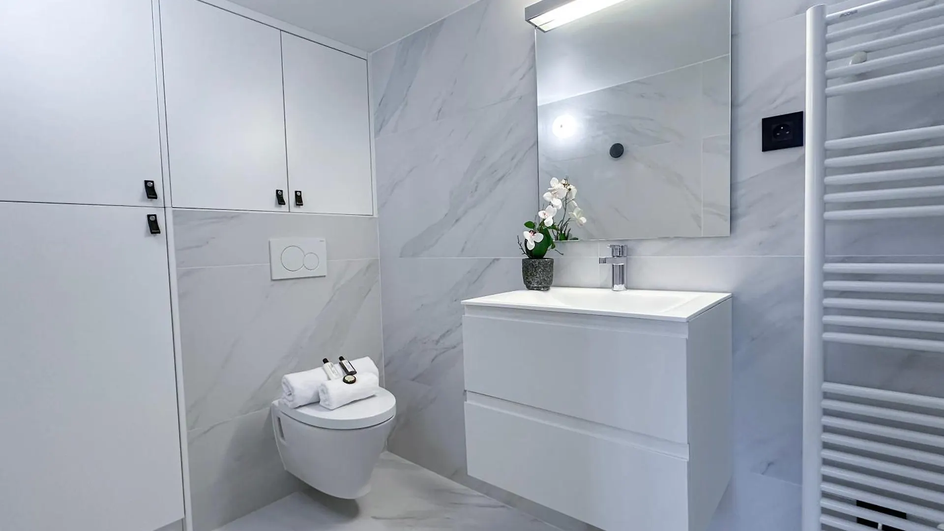 Luxurious Family Rental Near Luxembourg Paris